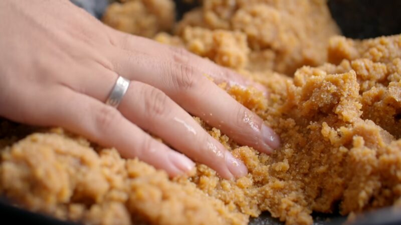 Making Gujarati Churma Ladoo