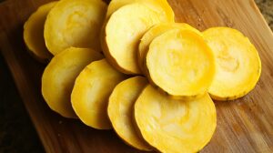 Wash the squash, trim the ends, and slice it into 1-4-inch thick rounds