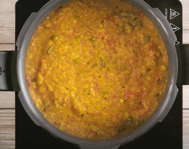 Yalangoch Latviya rasmlar Marina Viskonti bilan guruh porno